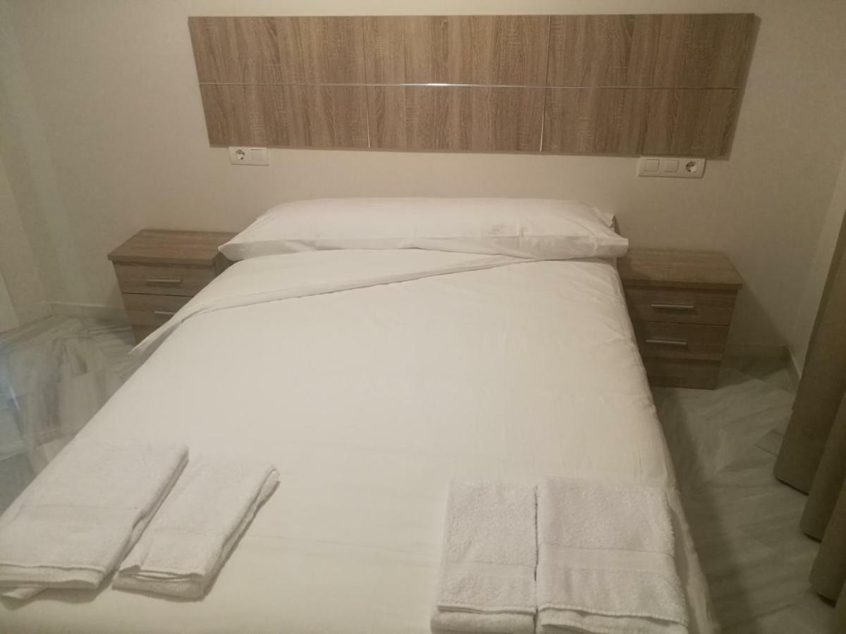 Apartamentos Edificio Vicente Málaga Dış mekan fotoğraf