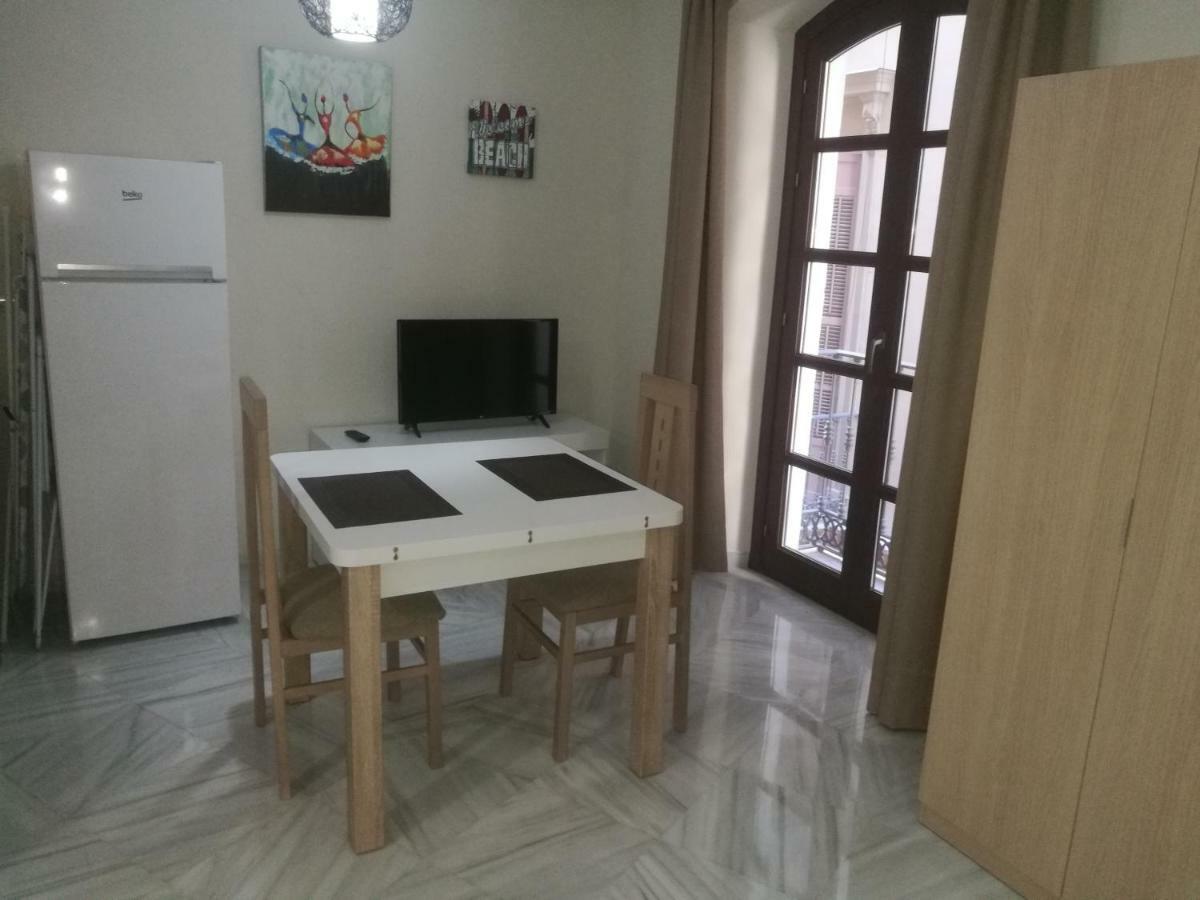 Apartamentos Edificio Vicente Málaga Dış mekan fotoğraf