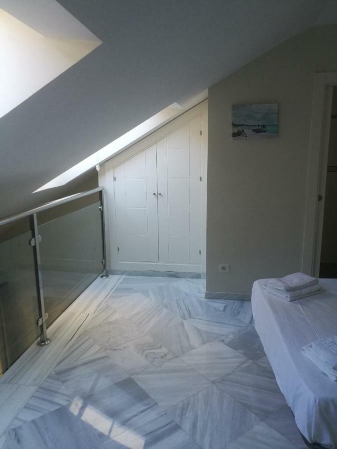 Apartamentos Edificio Vicente Málaga Dış mekan fotoğraf